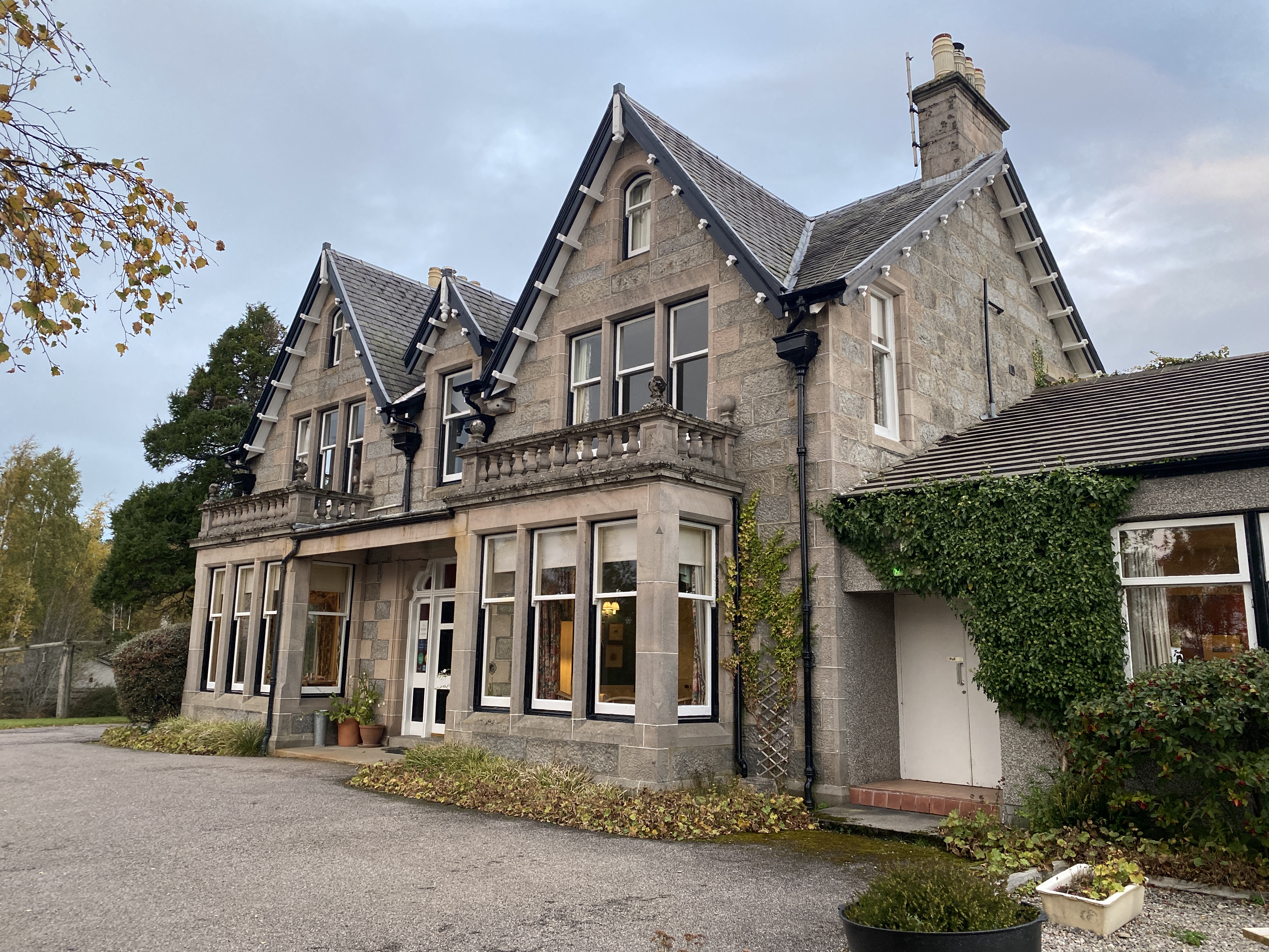 Pre-Arrival in Aviemore for Heatherlea Highlands Bird Tour